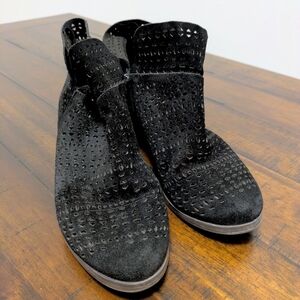 Crown Vintage Black Perforated Ankle Booties size 6